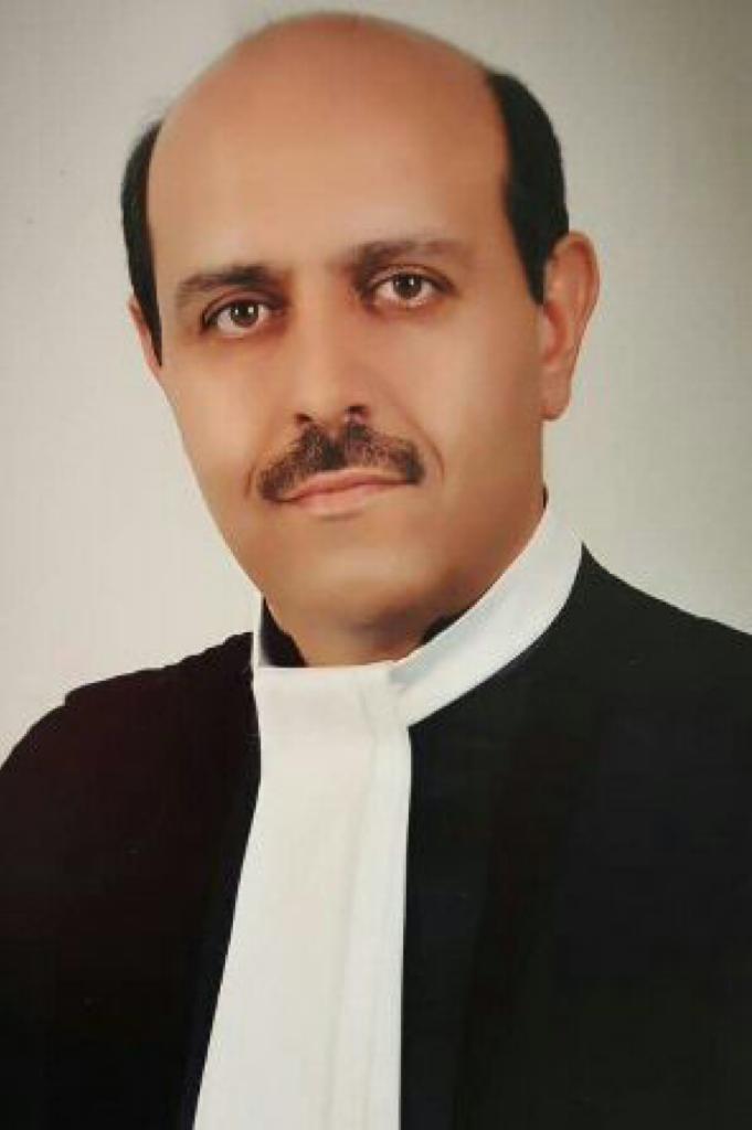 دکتر-اکبر-بشیری-دکترای-حقوق-تجارت-بین-الملل.-وکیل-پایه-یک-دادگستری.-عضو-هیات-علمی-دانشگاه